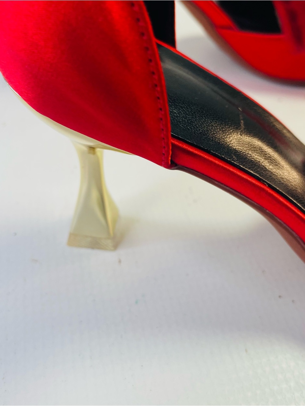 Source Unknown Red Pointed-Toe Heels with Bow and Crystal Accent - Picture 4 of 6